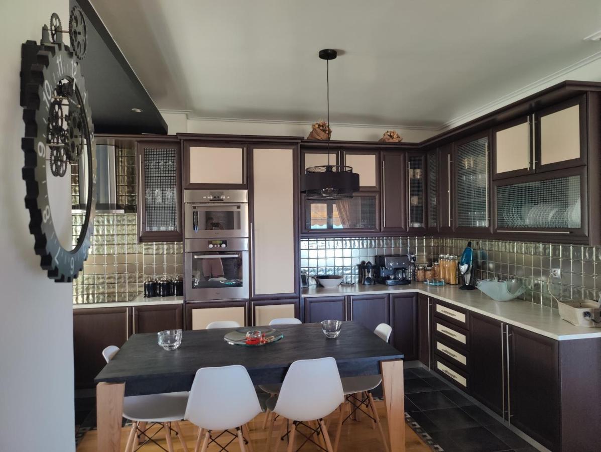 John'S Modern Apartments Artemida Экстерьер фото